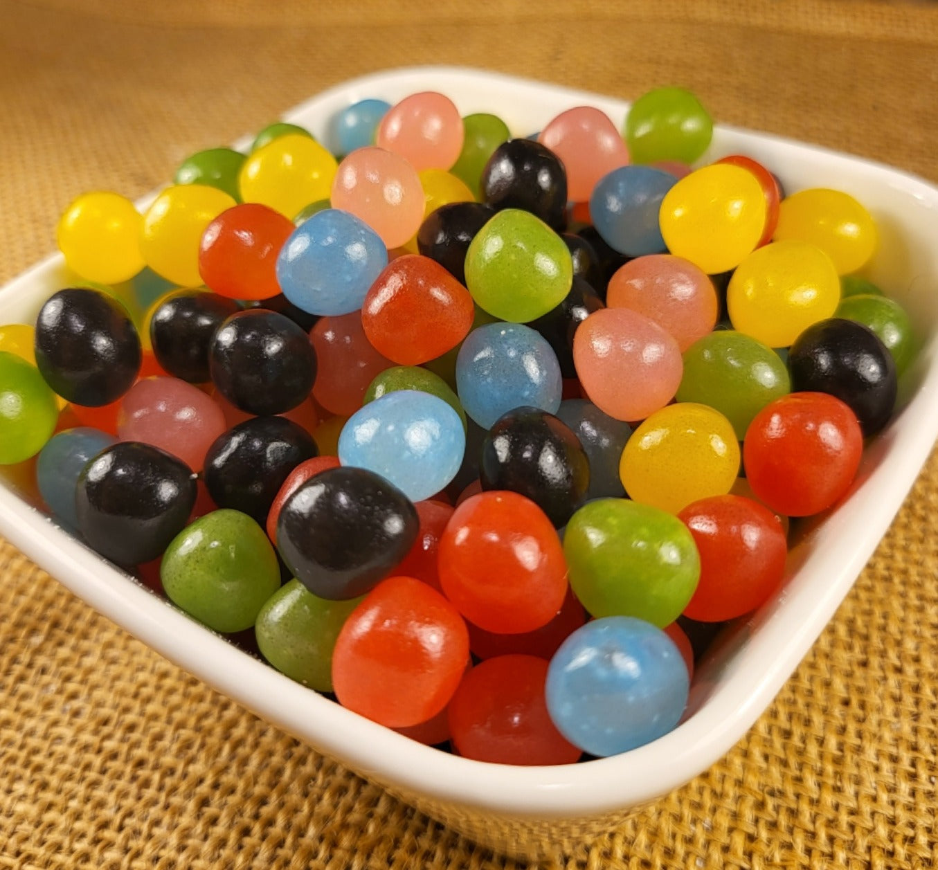 Bonbon en forme de petite billes aux gout fruité de la marque Haribo dans boutique Ali Bonbec en deux version  100g et 500g
